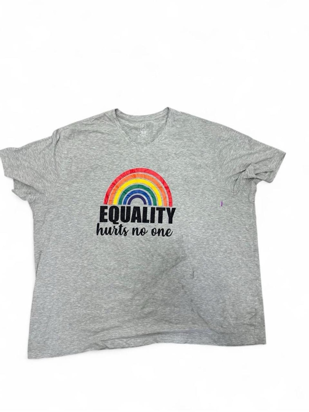✨Gray George t-shirt with rainbow graphic size 3XL✨